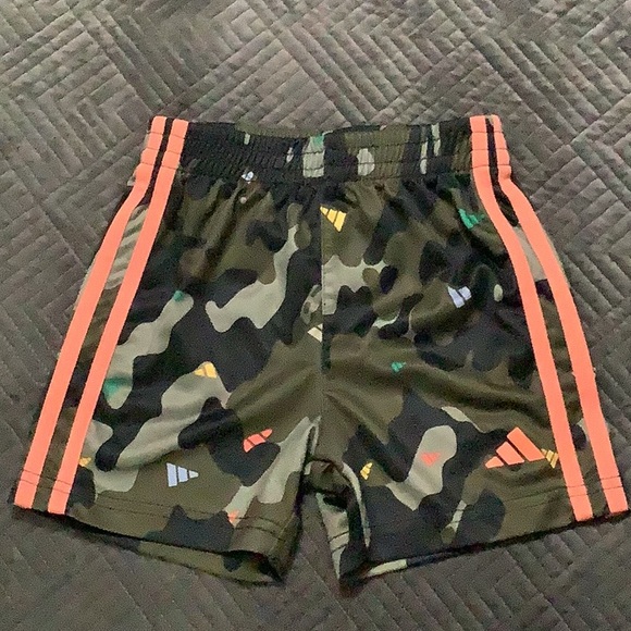 💲💲💲3 Pc set Boys SOVEREIGN CODE, Joggers, Top and Shorts, Size 24 months/2T - Picture 6 of 8